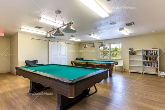 Pool room
